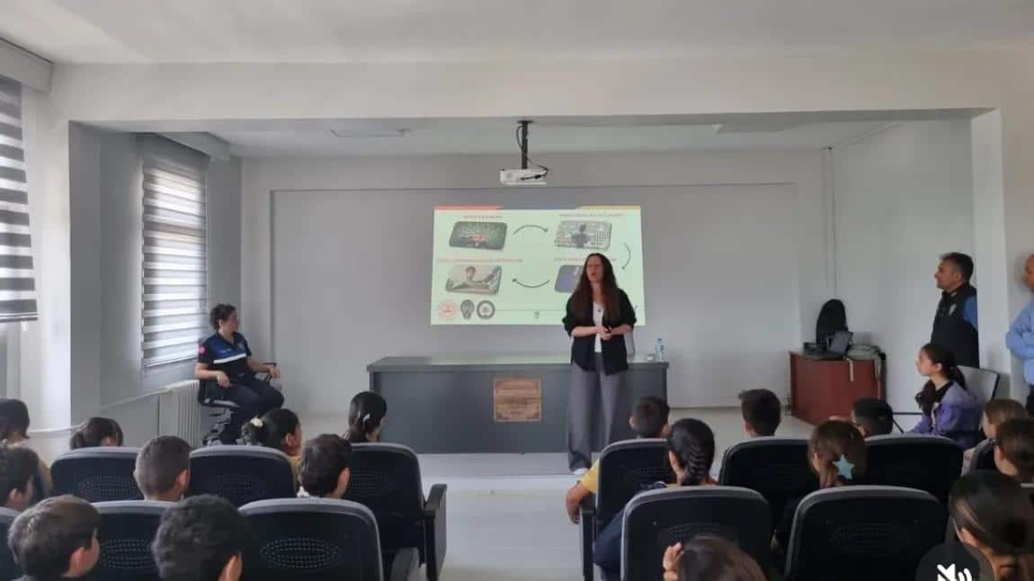 Teknoloji Bağımlılığı ve Siber Güvenlik Eğitimi